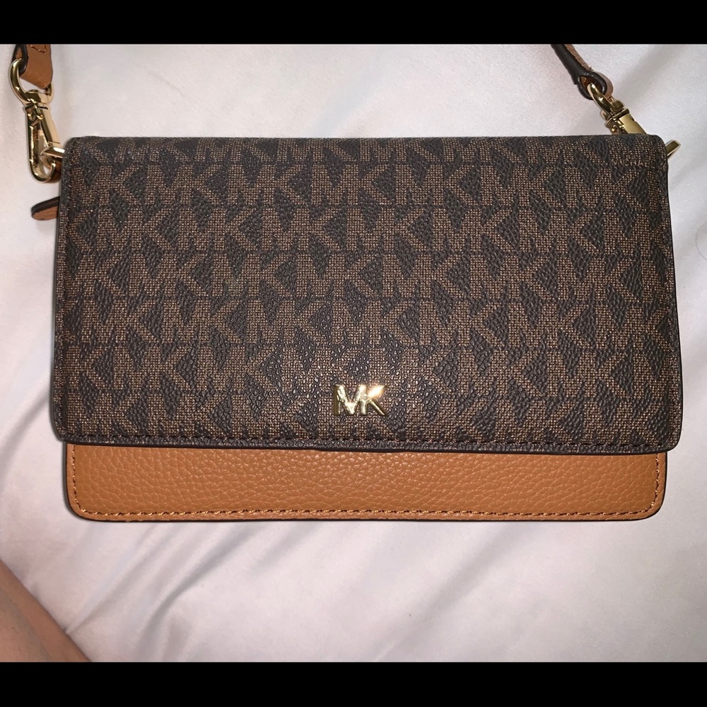 Michael kors clutch wallet